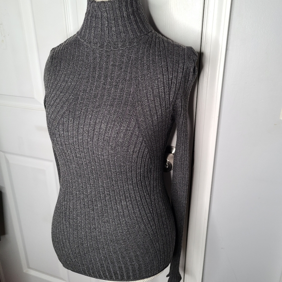 Zara Dark Grey turtle neck long sleeve - Picture 5 of 9